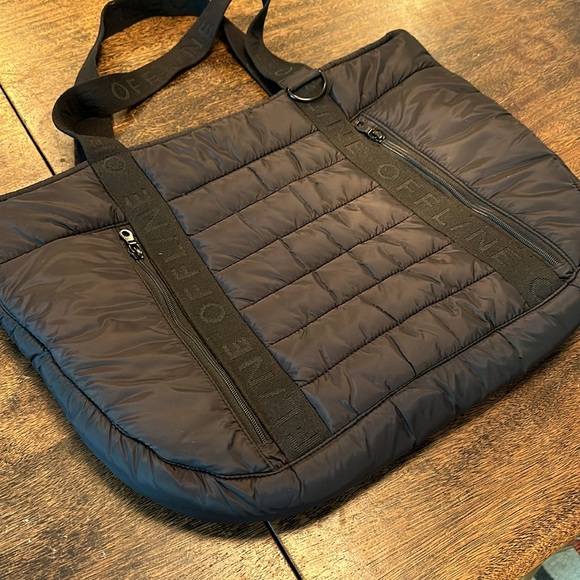 Offline by Aerie Quilted Bag - Picture 4 of 10